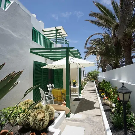 Apartment Beachcomplex House With Communal Pool